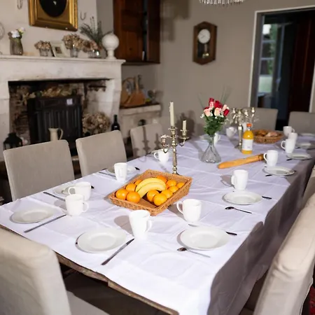 Manoir De Charme Pour Groupe Avec Piscine Holiday home