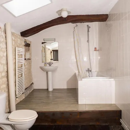Manoir De Charme Pour Groupe Avec Piscine Holiday home *